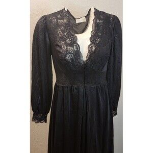 Retro Black Shadowline Nightgown & Robe